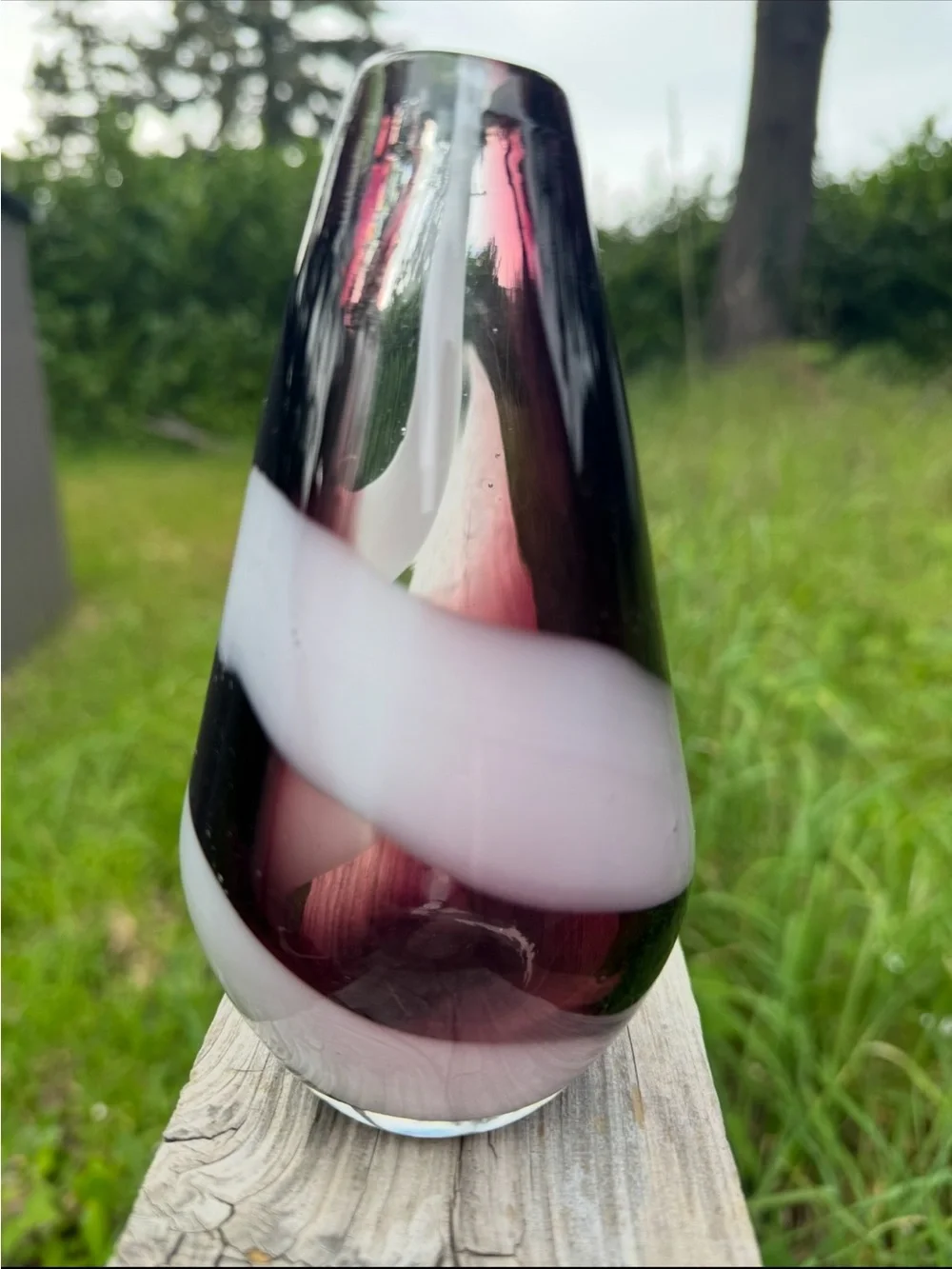 Vintage Murano Style Hand Blown Art Glass Bud Vase Swirl Glossy Finish 6”